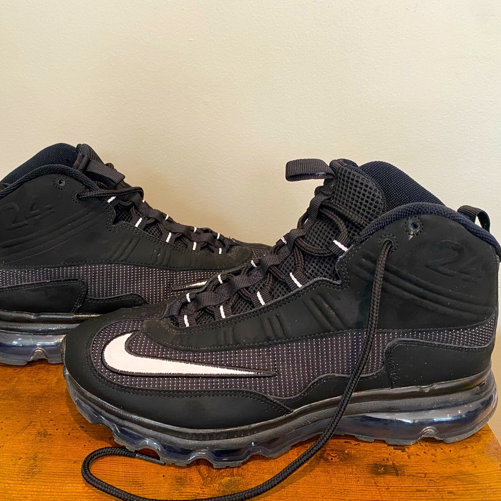 Black Nike Air Max Jr - Men’s 10.5